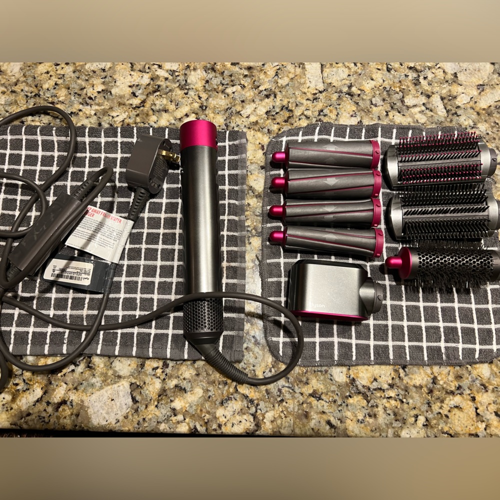 Dyson Airwrap + Accessories